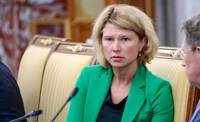 Глава Минсельхоза Оксана Лут “сдает” картофельный рынок, обвиняя россиян в росте цен