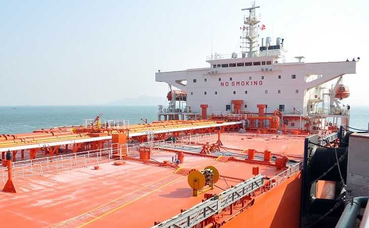 Морской экспорт российской нефти упал до месячного минимума
